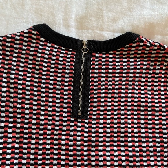 Knit Cropped Top - Picture 4 of 4